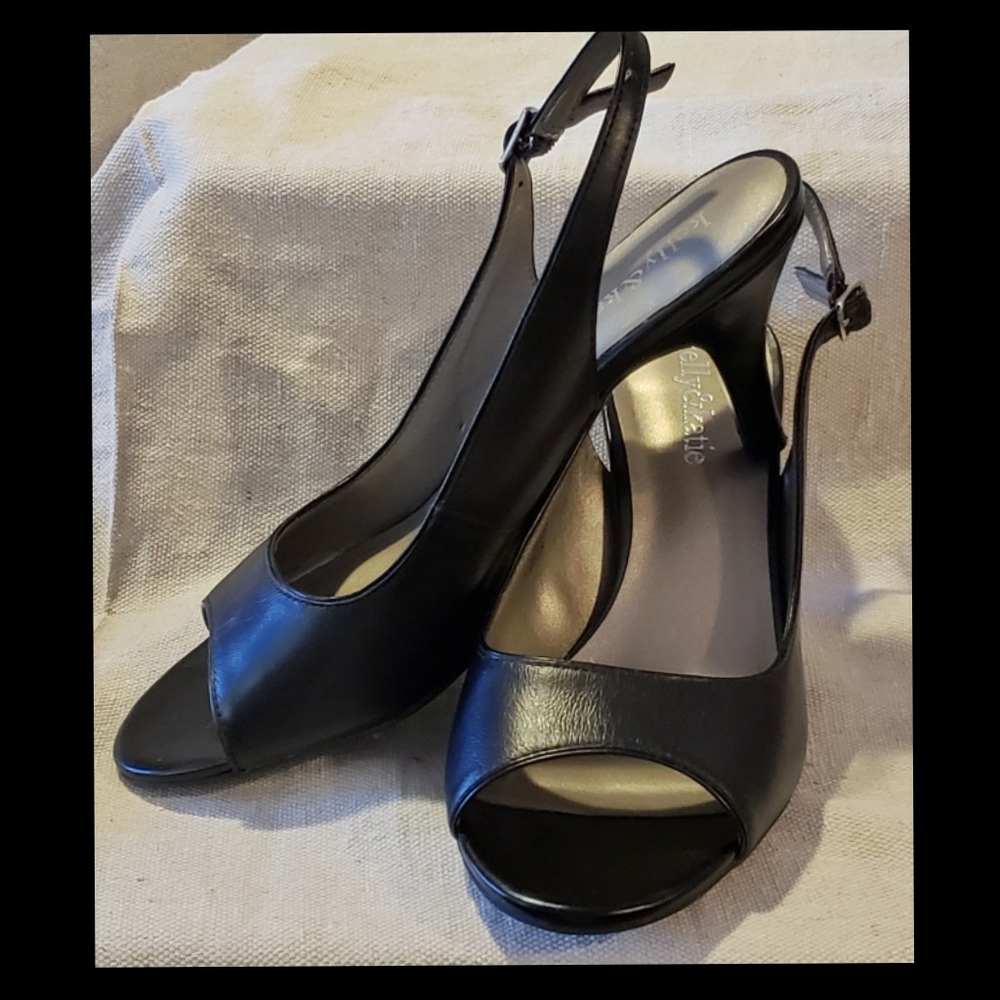 Kelly & Katie "Minnie" Black Pumps size 7.5